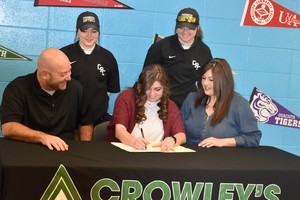 Bailey Fields Signing with Crowley's Ridge College