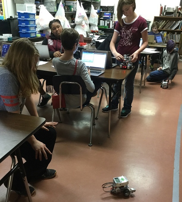 Jr. GT Students Learn to Program EV3 Robots